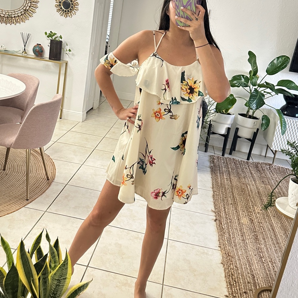A Peach Clothing Cream Open Shoulder Short Dress